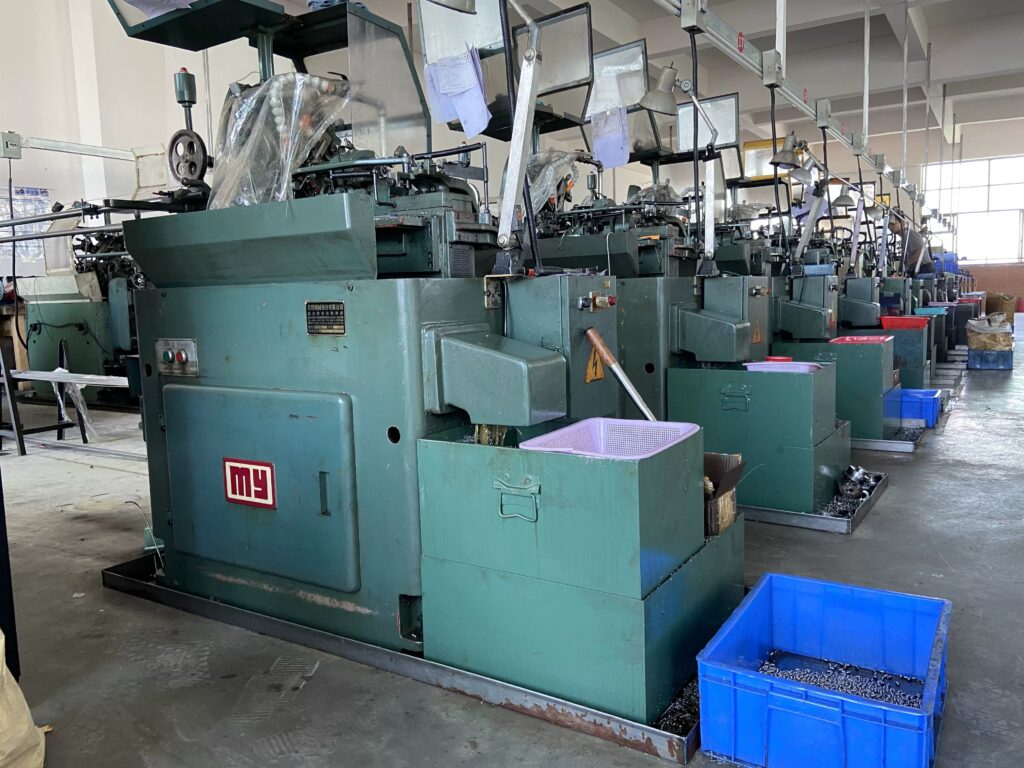  Fully automatic flexible production line with high-precision lathes for mass production of custom hardware parts 